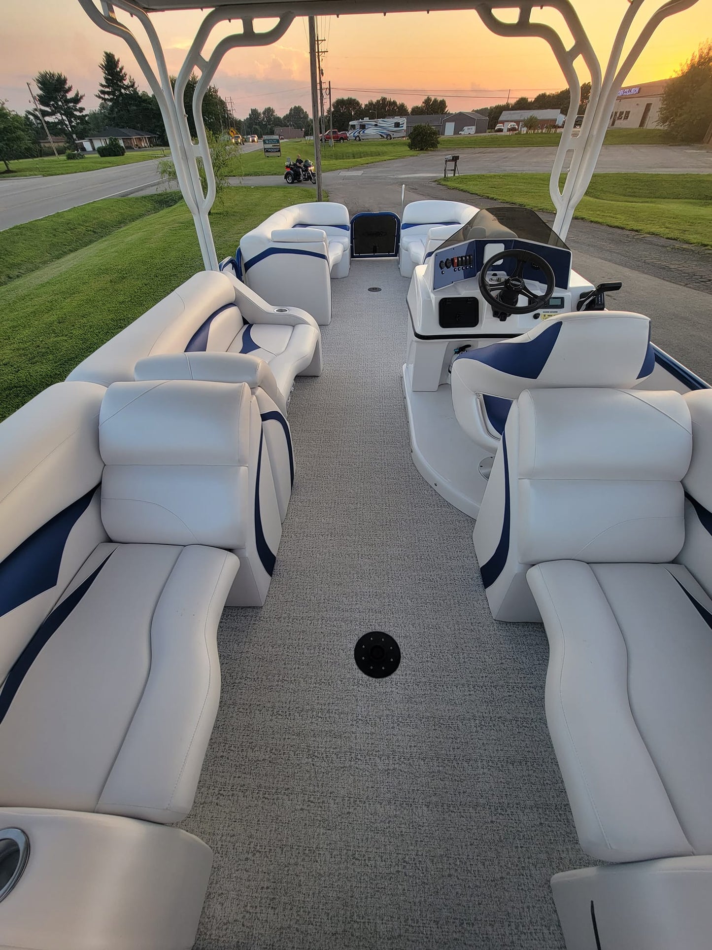 2024 Aloha 260 Sundeck